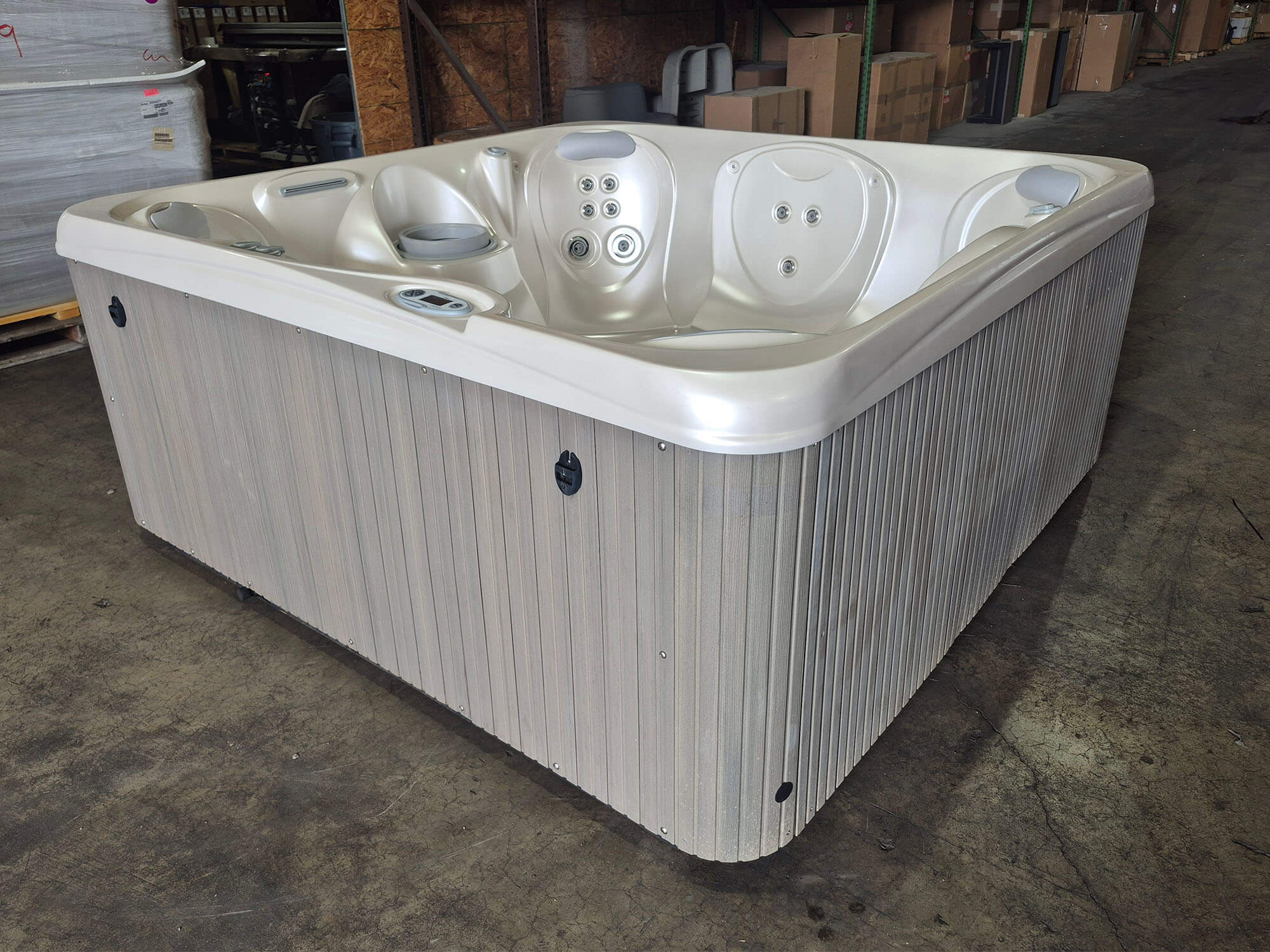 2016 Rhythm 6 person pre owned Hot Spring Hot Tub